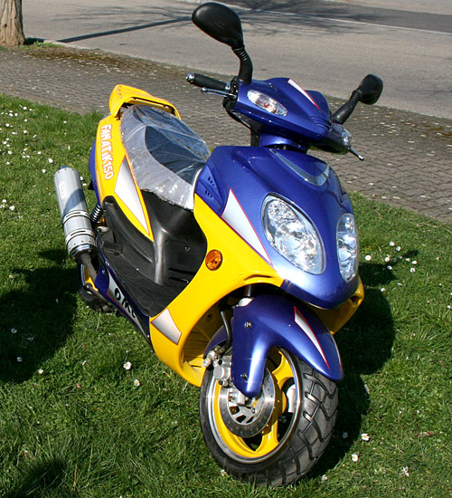 Nagelneuer HiSUN- Scooter Bull 150ccm blau/ gelb *NEU*