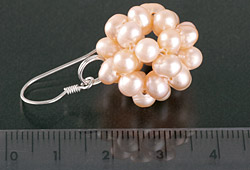 Perlen-Ohrringe aus Süsswasser-Zuchtperlen in Beerenform an Silber Lachsfarben O106