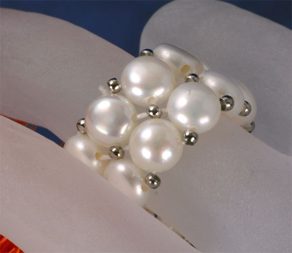 2-Reihiger Perlenring weiss aus echten Süsswasser-Zucht-Perlen